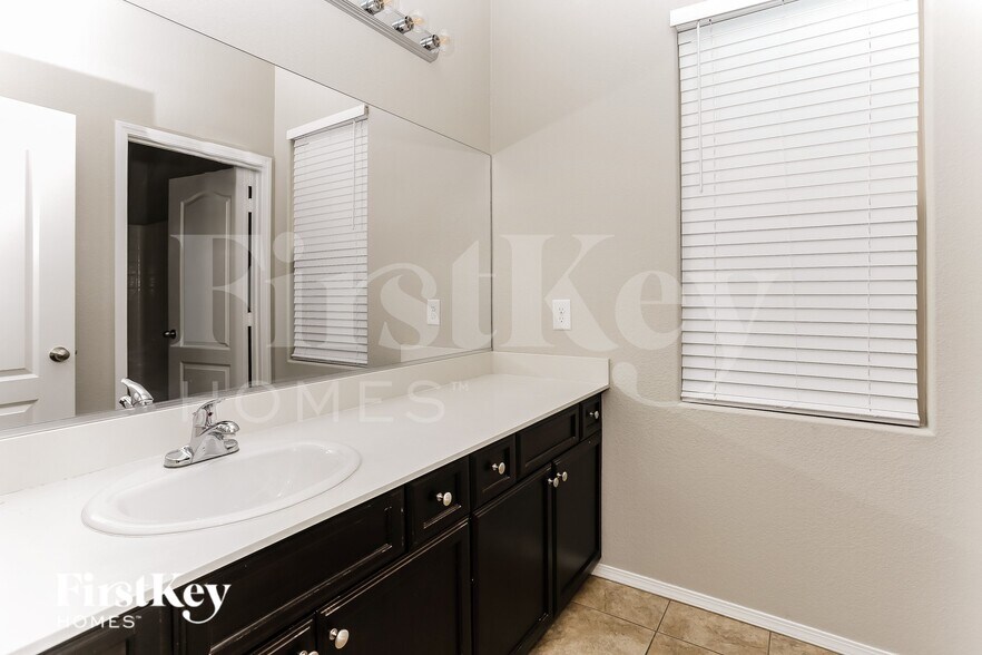 Building Photo - 10552 Mt Blackburn Ave