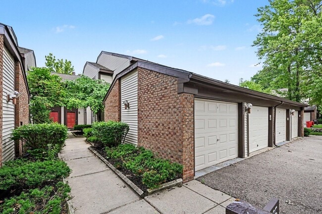 Building Photo - 24225 Evergreen Rd