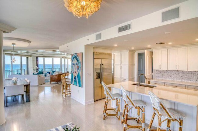 Building Photo - 570 Ocean Dr