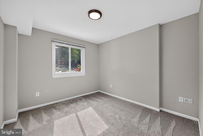 Building Photo - 4898 Wheatstone Dr