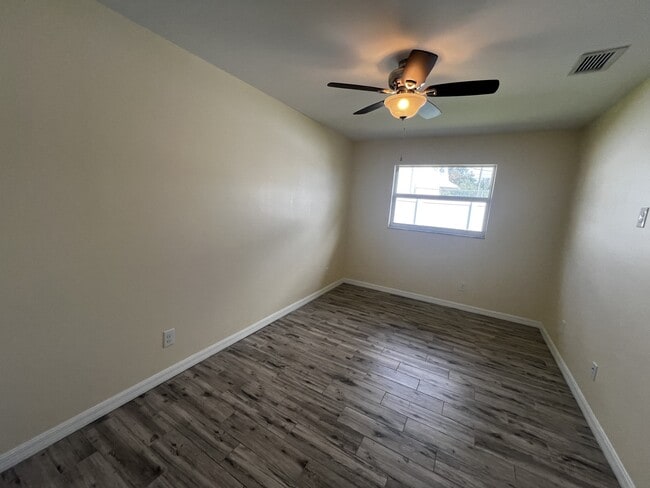 Building Photo - 120 Shanle Dr