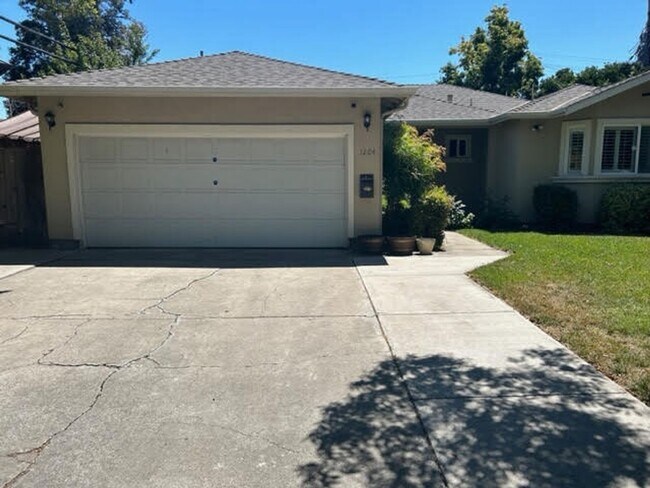 Building Photo - Beautiful Home with multiple upgrades!