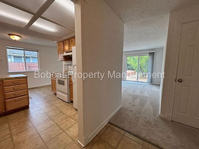 Building Photo - 3329 Somerset Way