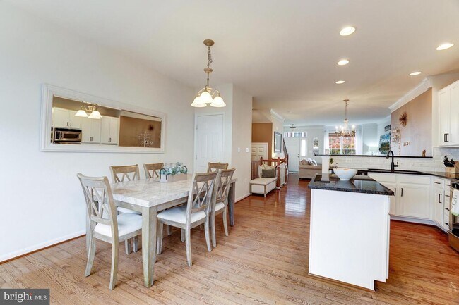 Building Photo - 575 Edmonton Terrace NE