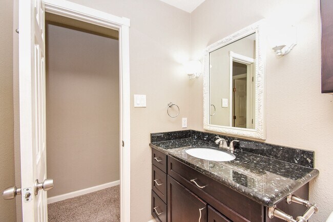 Building Photo - 9400 Doliver Dr