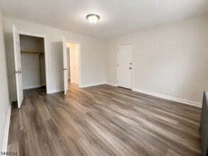 Building Photo - 138 E Jersey St