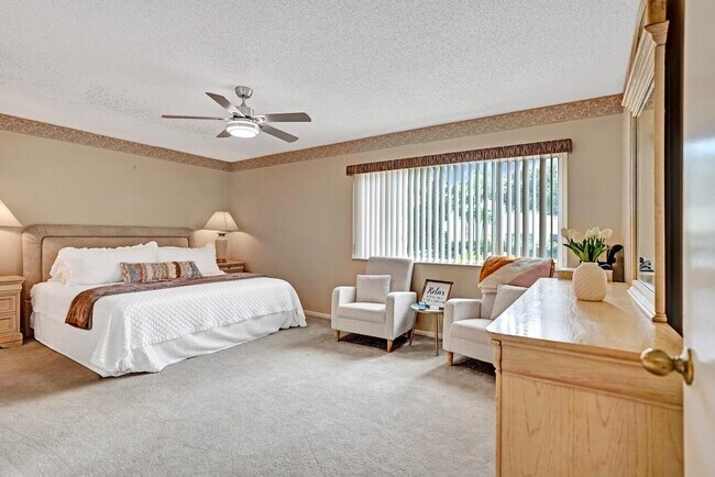 Building Photo - 107 Half Moon Cir