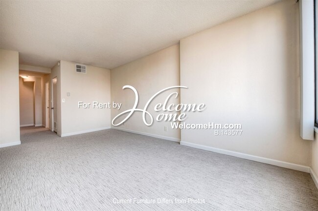 Building Photo - Furnished Park Tower Condo with views of t...