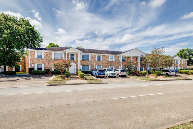 Building Photo - 7225 Beechnut St