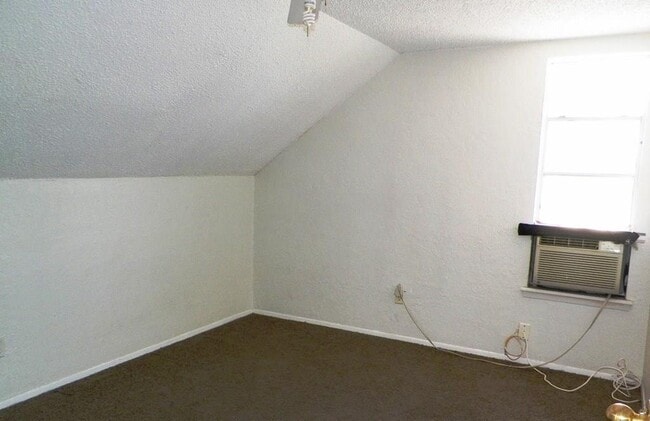 Building Photo - 9932 Agena Ln
