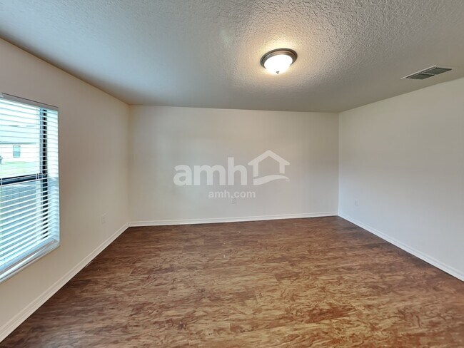 Building Photo - 1214 Brenton Leaf Dr