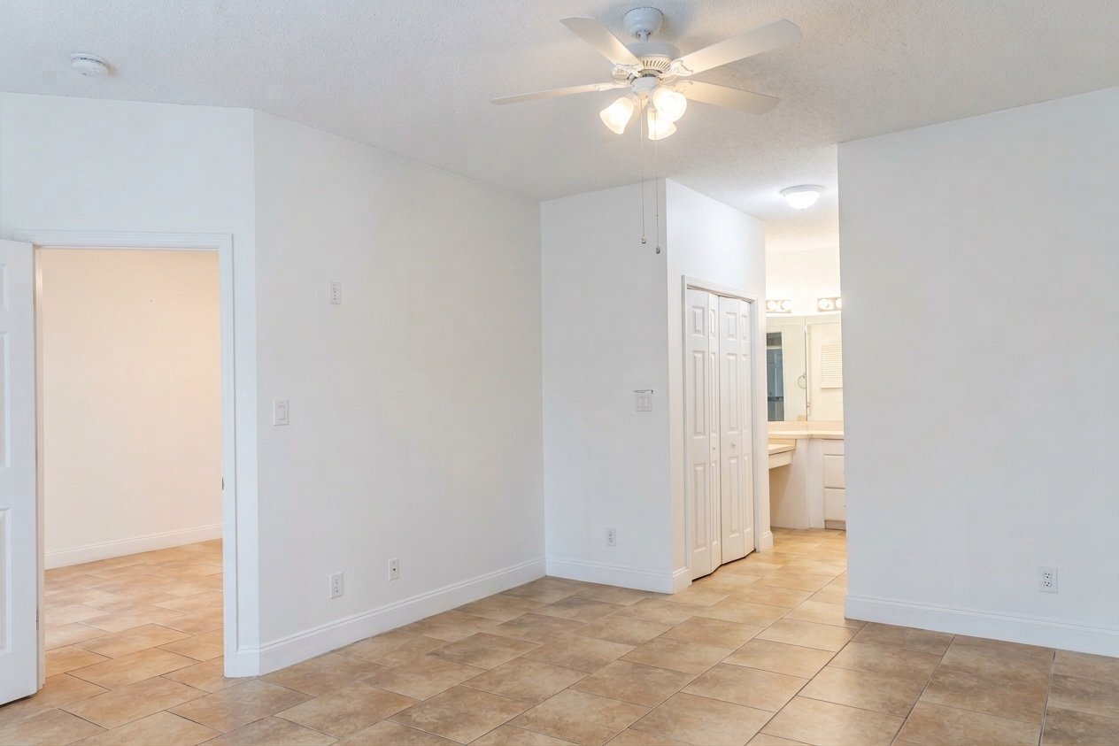 Building Photo - 8829 Coral Palms Ct