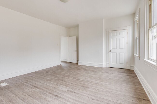 Building Photo - 440 Hays Ave