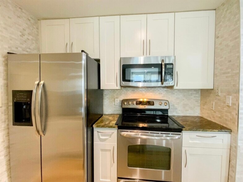 Building Photo - 1400 Gandy Blvd N