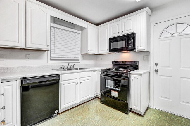 Building Photo - 2537 Bonnybrook Dr SW