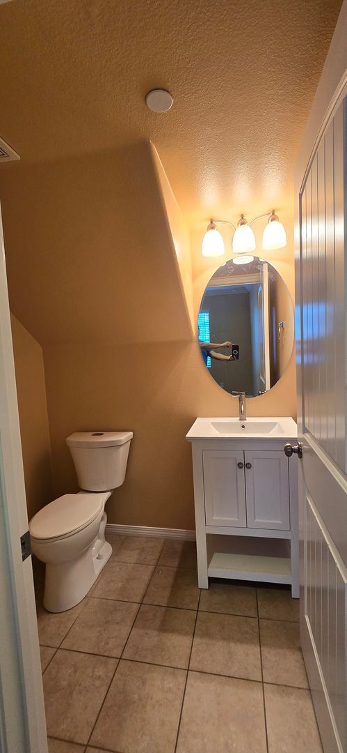 Building Photo - Beautifully maintained 2-bedroom, 2.5-bath with Loft • 1,504 sqft & 2-car garage.