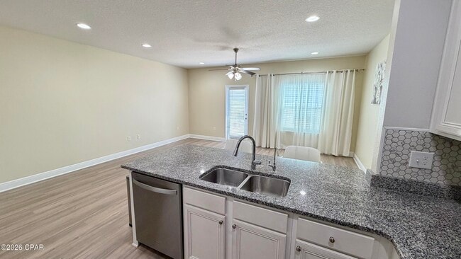 Building Photo - 7520 Shadow Lake Dr