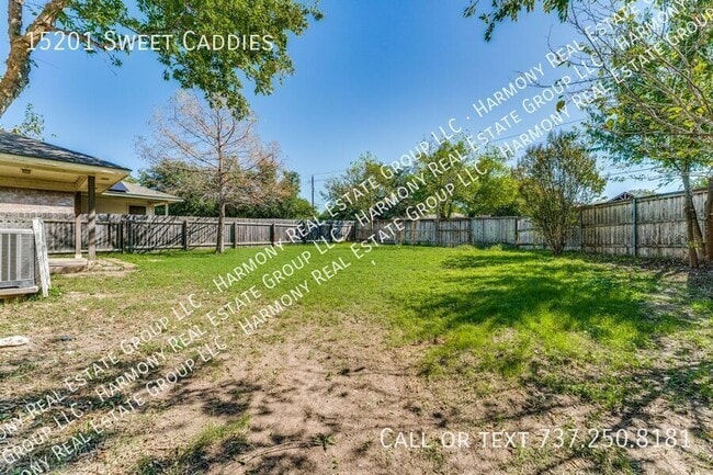Building Photo - 15201 Sweet Caddies Dr