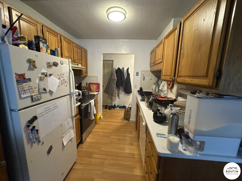 Building Photo - 74 Gardner St