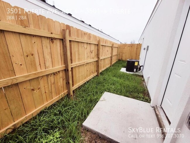 Building Photo - 3501 Fuerte Ave