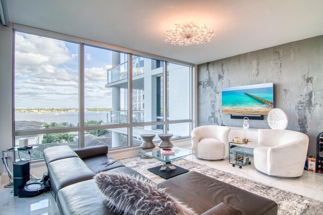 Building Photo - 1 Water Clb Wy