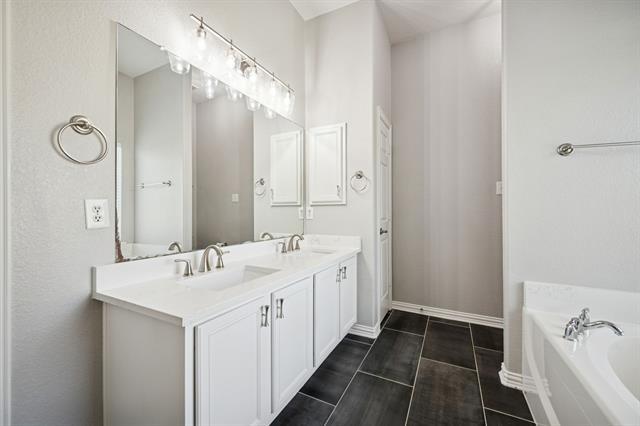 Building Photo - 8308 Sonnet Dr