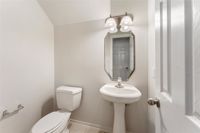 Building Photo - 21915 Sunvolt Ct