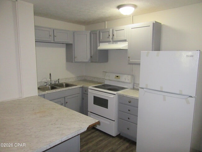 Building Photo - 1511 Molitor Ave