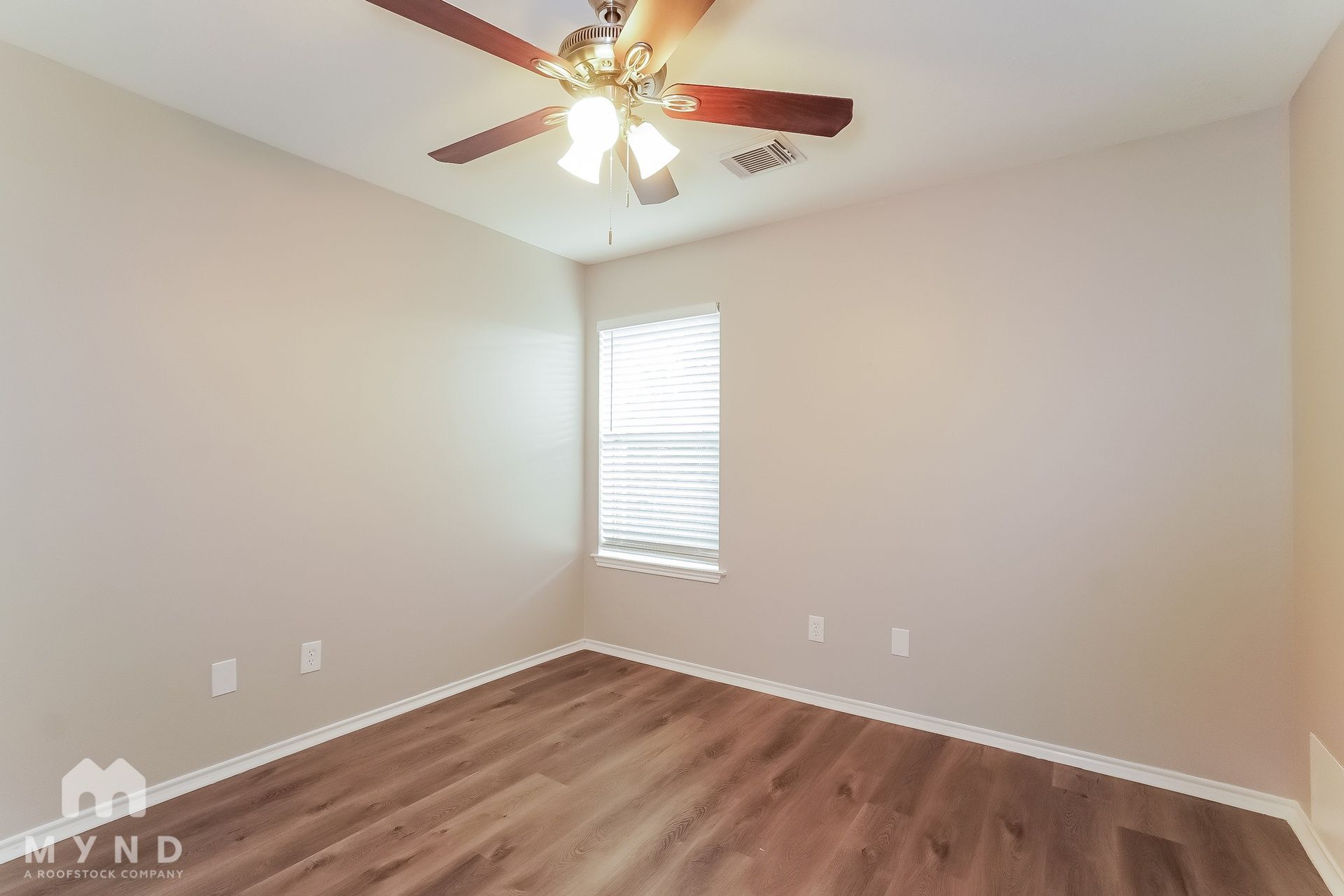 Building Photo - 12035 Thornecrest Dr
