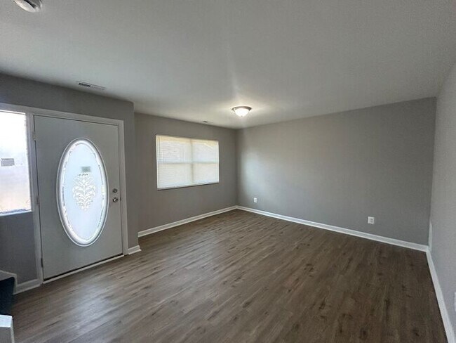 Building Photo - 3 Bedroom Semidetached