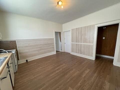 Building Photo - 300 Sortwell St
