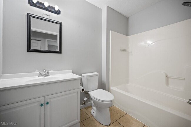 Building Photo - 3031 Logan Ln N