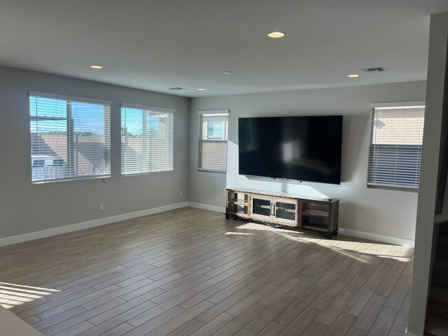 Building Photo - 23914 N 148th Dr