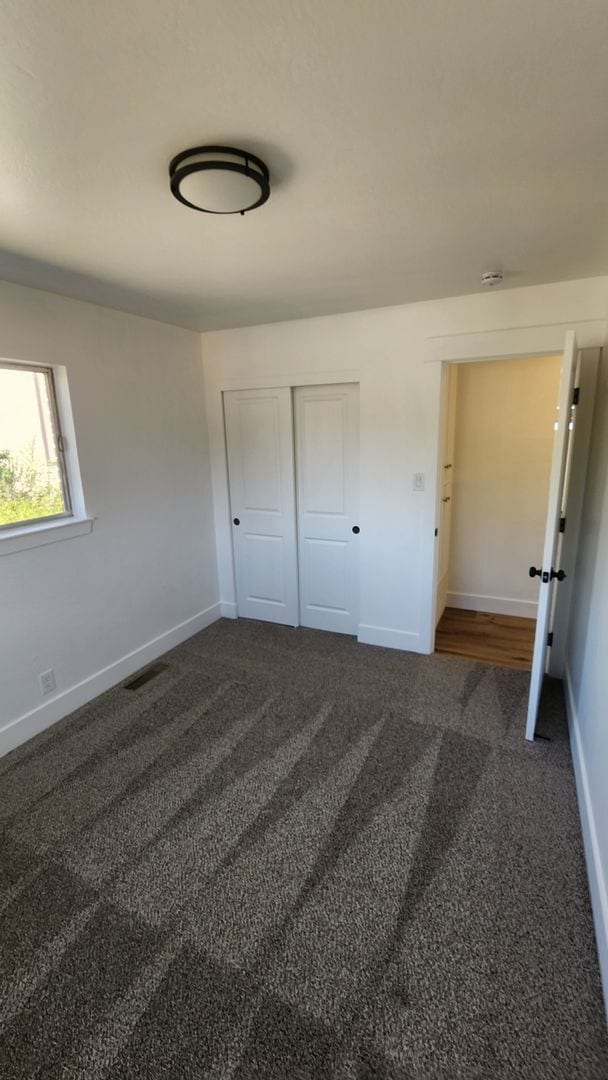 Building Photo - Move-In Ready Reno Gem
