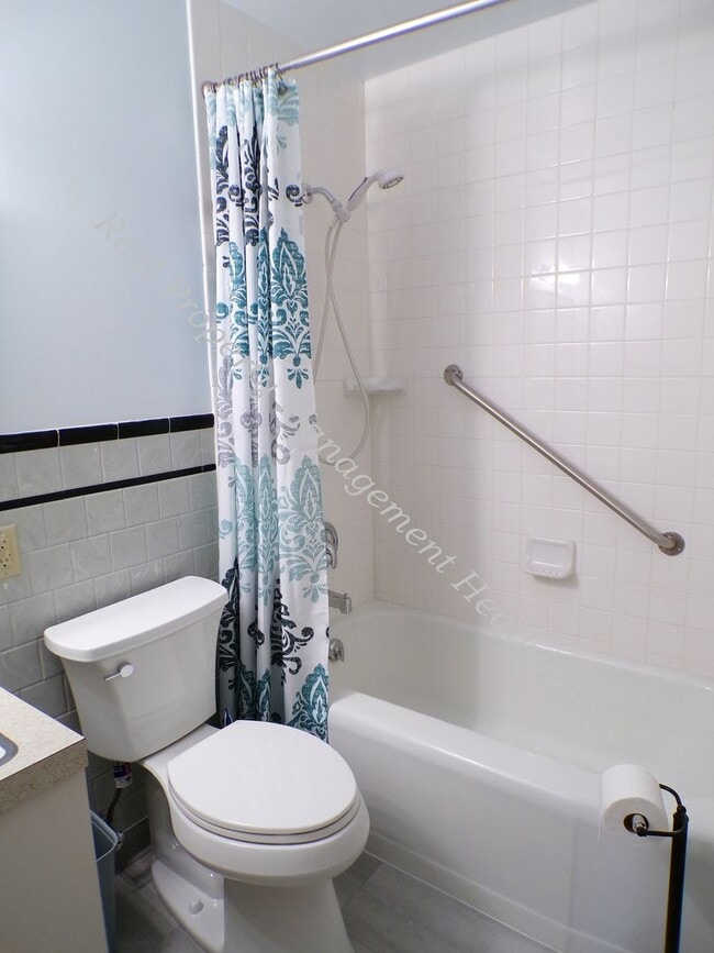 Building Photo - 3 Bedroom House for Rent