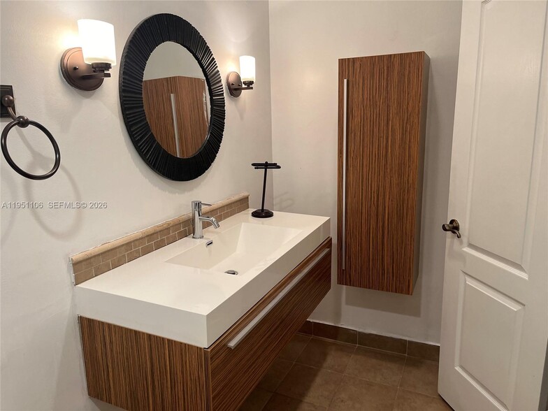 Building Photo - 9702 Costa del Sol Blvd