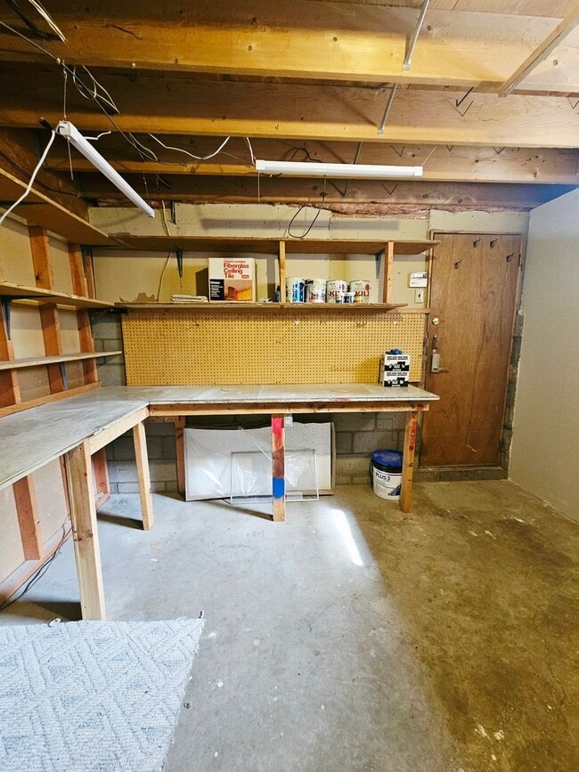 Building Photo - 908 Antares Ct