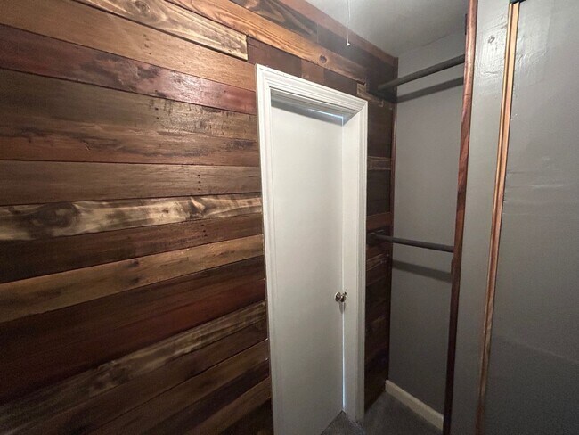 Building Photo - 3604 Hydrangea St