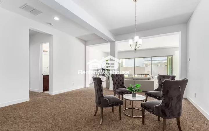 Building Photo - 8615 W Solano Dr