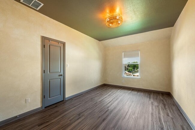 Building Photo - 12201 Perritos Pl