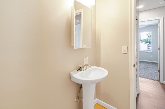 Building Photo - 181 SE State Rte 13