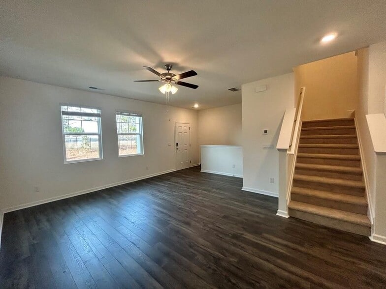 Building Photo - 1253 Cades Walk