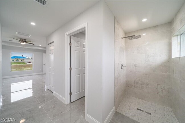 Building Photo - 317 NW 13th Terrace