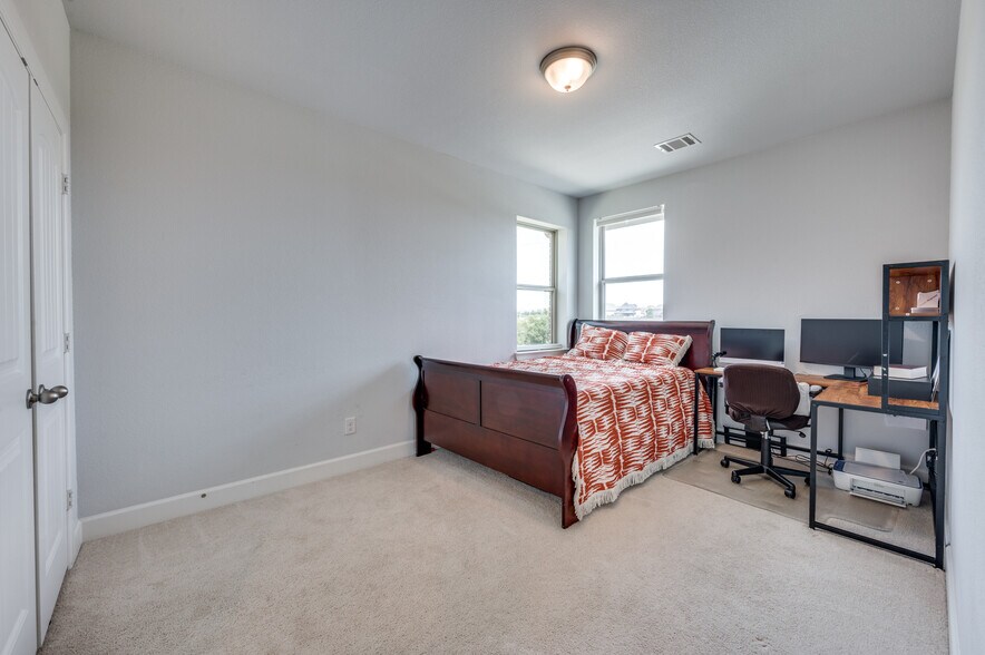 Building Photo - 3115 Ivy Hill Ln
