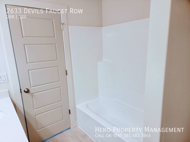 Building Photo - Stunning BRAND NEW Townhomes!