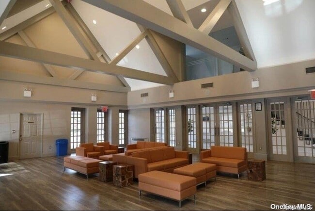 Building Photo - 13-36-36 Robin Ln