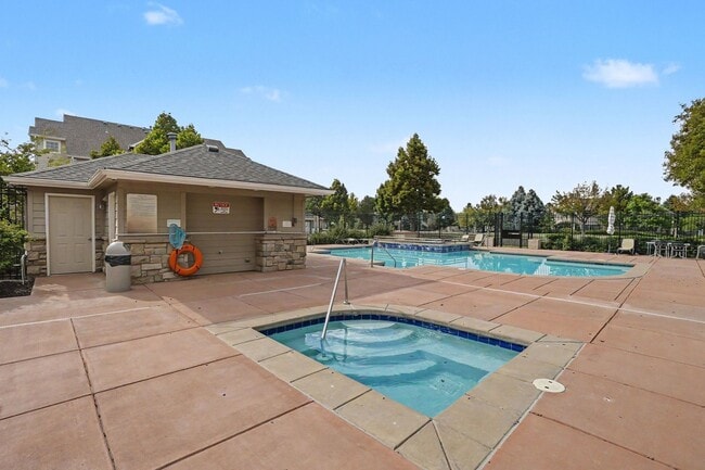 Building Photo - 1549 S Florence Way