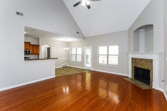 Building Photo - 295 Garden Springs Dr