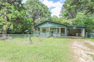 Building Photo - 1282 SE Farmers Dr