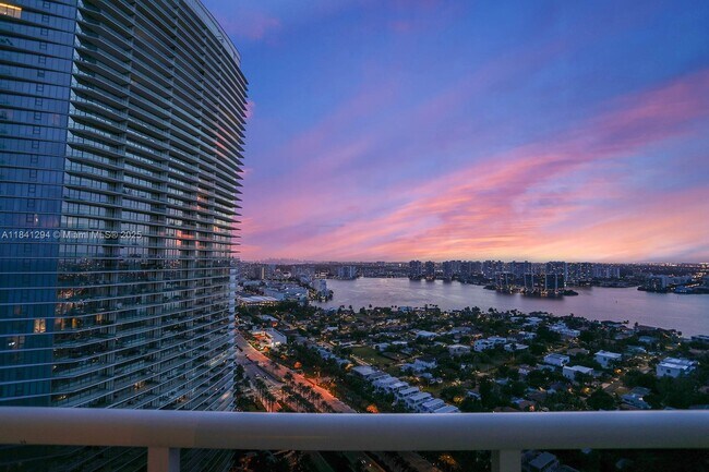 Building Photo - 19111 Collins Ave